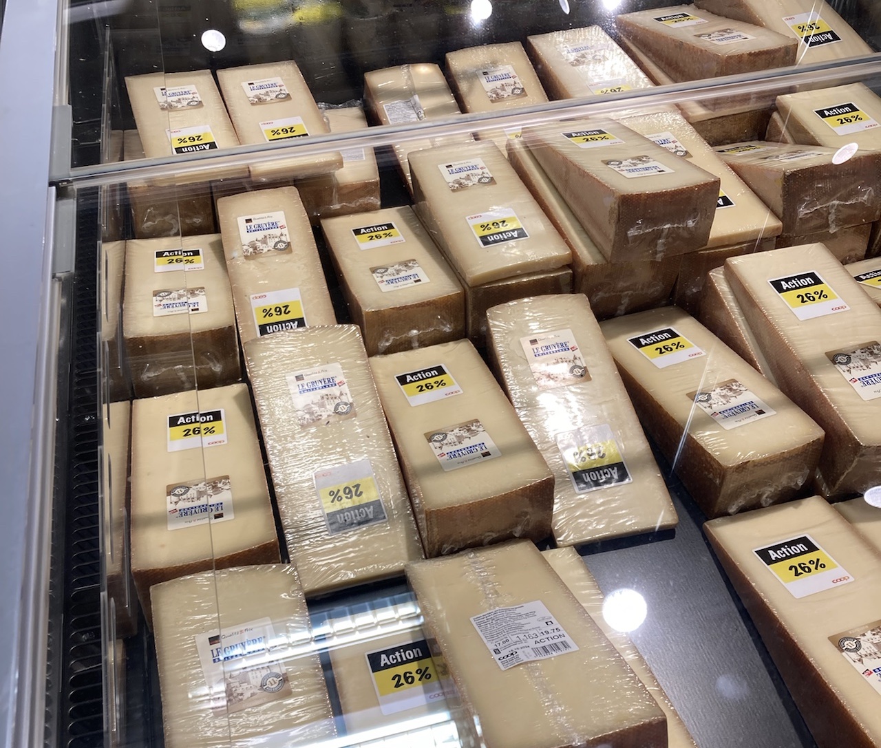 Coopで売られていたグリュイエールチーズ