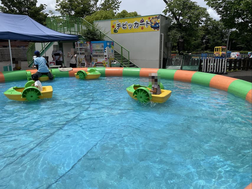キッズダム 手漕ぎボートのプール_全体