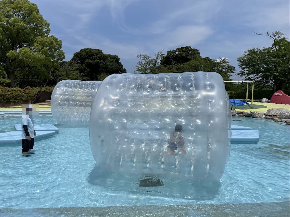 風船型アクティビティの様子_後ろから
