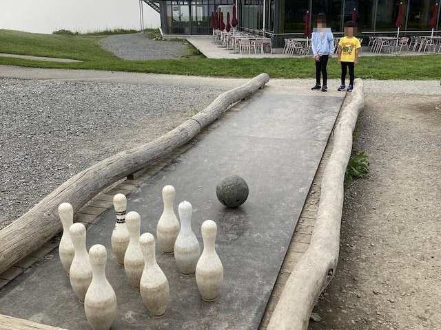 ボーリングも遊べる