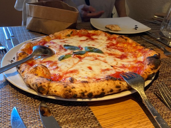 ツェルマットのイタリアンRISTORANTE dA NICO_ピザマルゲリータ