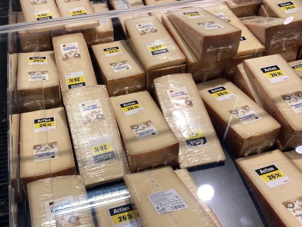 Coopで売られていたグリュイエールチーズ