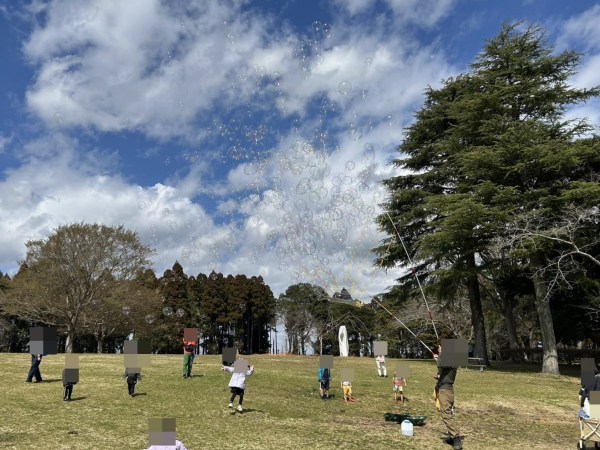 昭和の森公園　大量のシャボン玉