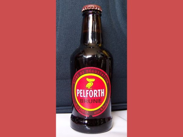 Pelforth Bruneのボトル画像
