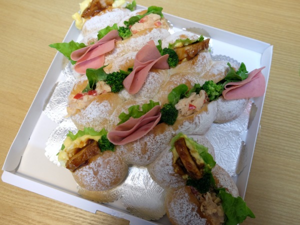 クリスマスツリー型ちぎりパンサンド