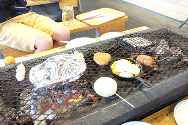 ホテル近くの炉端焼き店