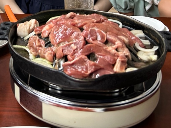 焼ける前のジンギスカン肉