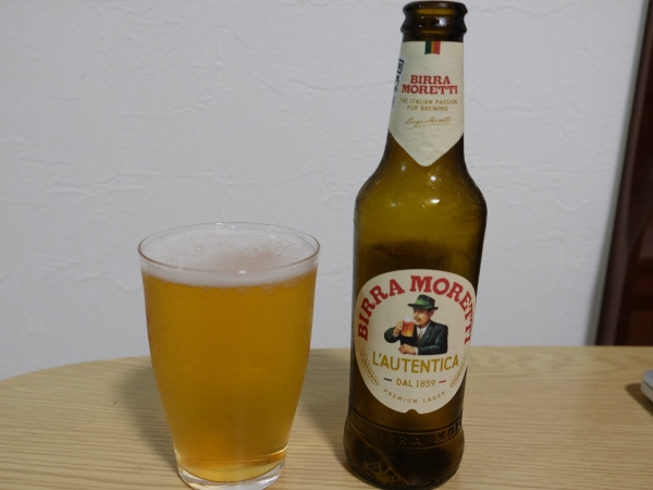 Birra Moretti(ビッラ・モレッティ)のボトル。日本でも購入可能な定番ラガー