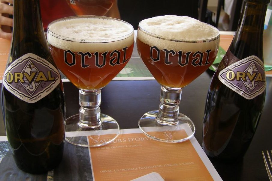 オルヴァルのボトルと専用グラス