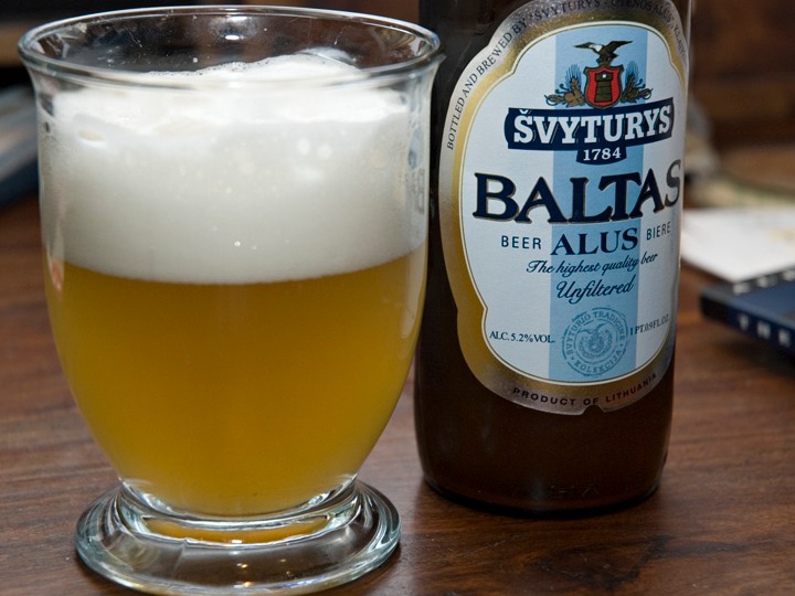 Švyturys Baltijosのグラス