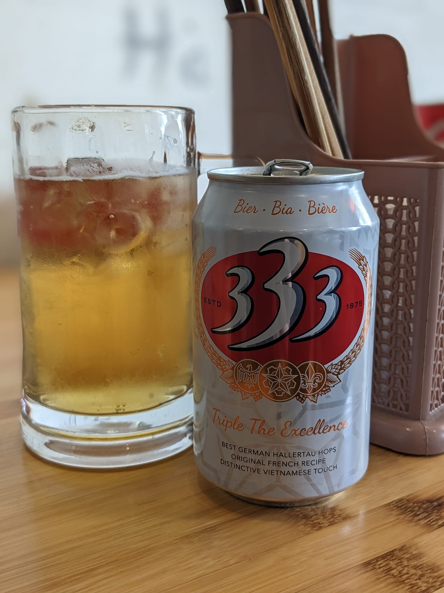 ベトナムの伝統的なビール文化（333ビールなど）