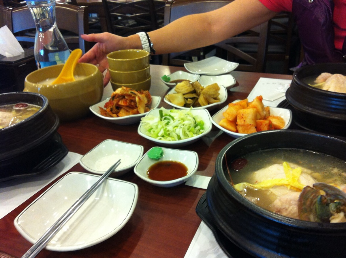 韓国で食べた参鶏湯（筆者撮影）