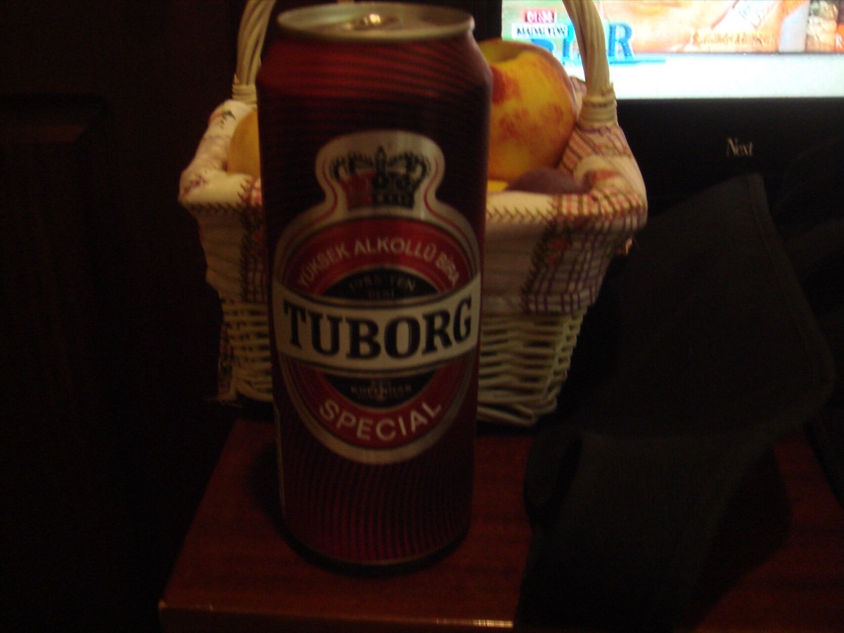 ホテルで飲んだツボルグ・スペシャルの缶(筆者撮影)