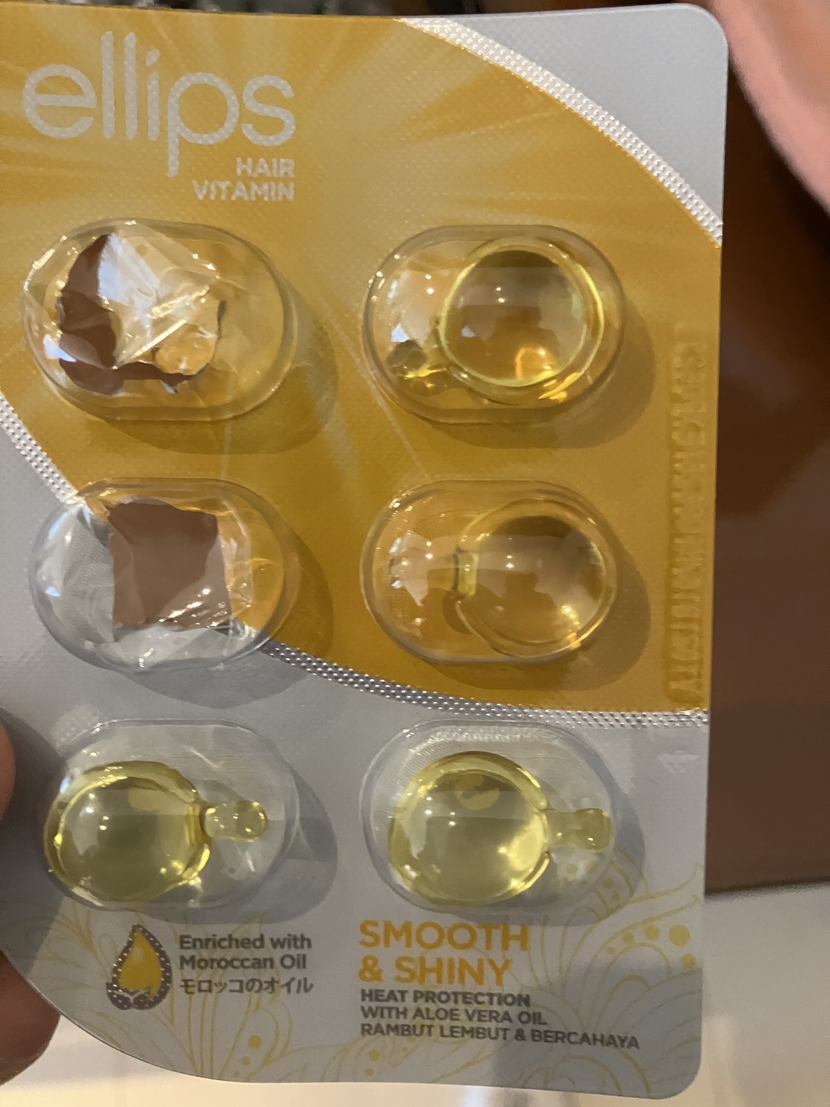 バリ島で購入したEllips Hair Vitamin Smooth and Shiny