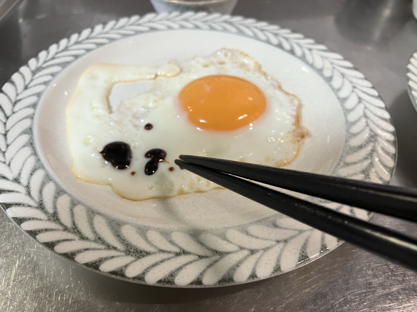 ABC Kecap Manisをかけて味比べした目玉焼き