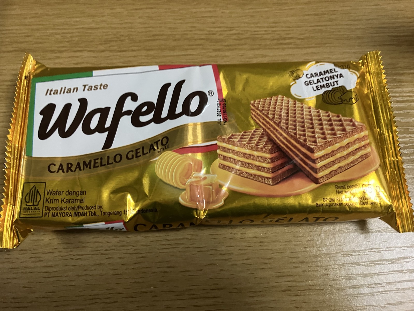 インドネシアで購入したWafello Caramello Gelatoの袋